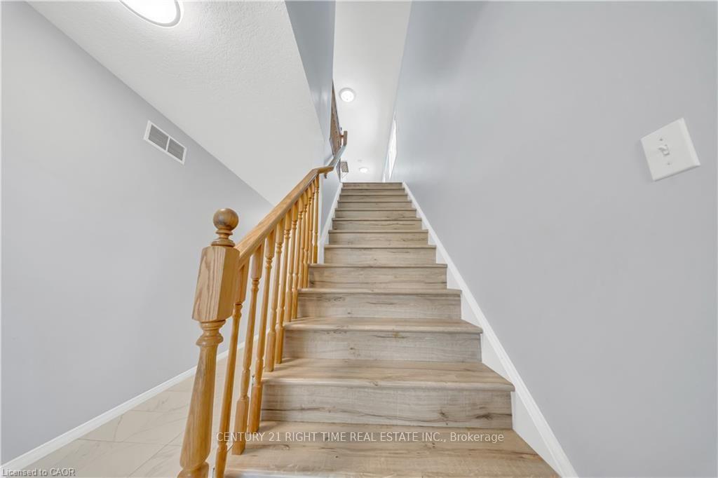 Photo 20 of 425 Speckled Alder Street, Waterloo, Erbsville/Laurelwood — HOMEH