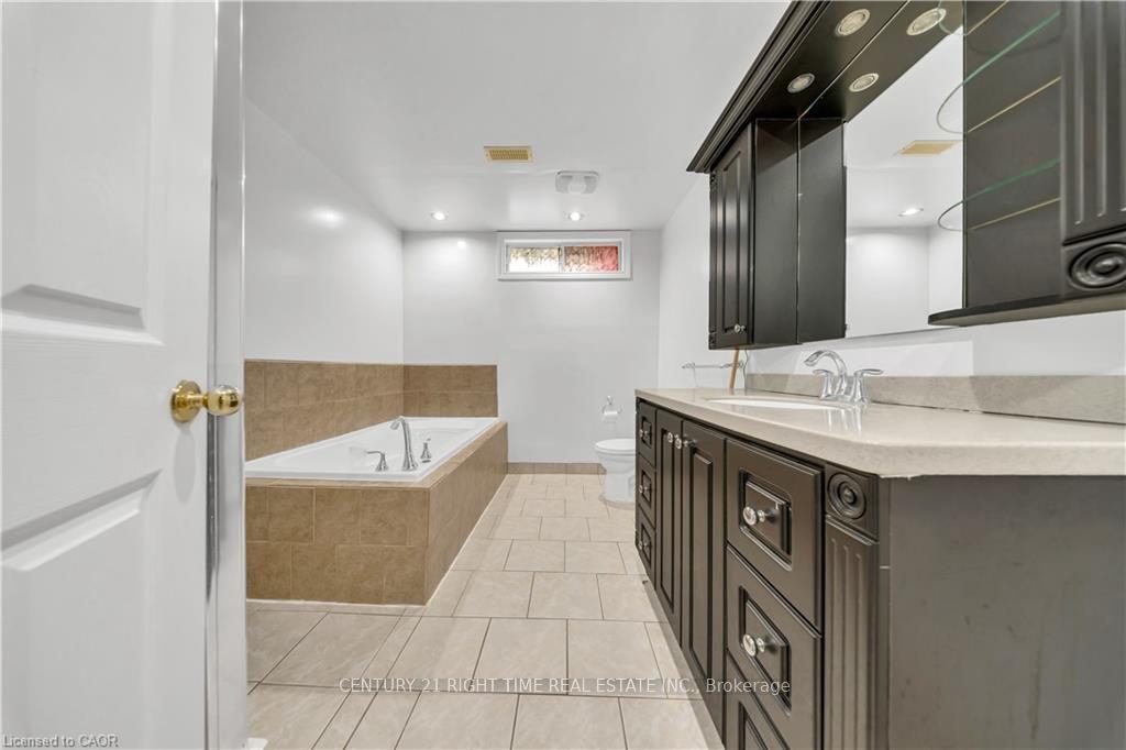 Photo 38 of 425 Speckled Alder Street, Waterloo, Erbsville/Laurelwood — HOMEH