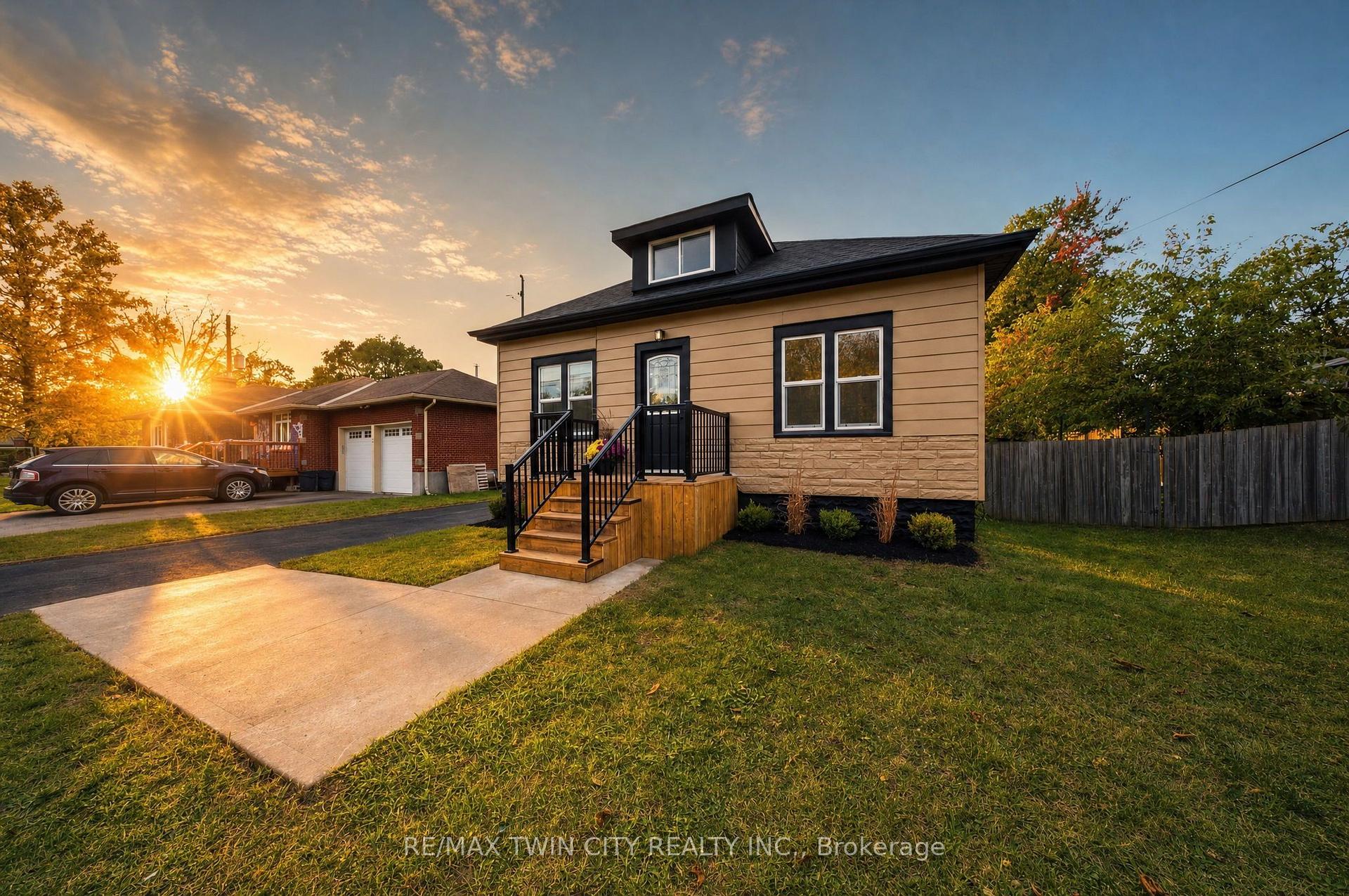 Photo 3 of 24 Park Road N, Brantford, Echo Place — HOMEH
