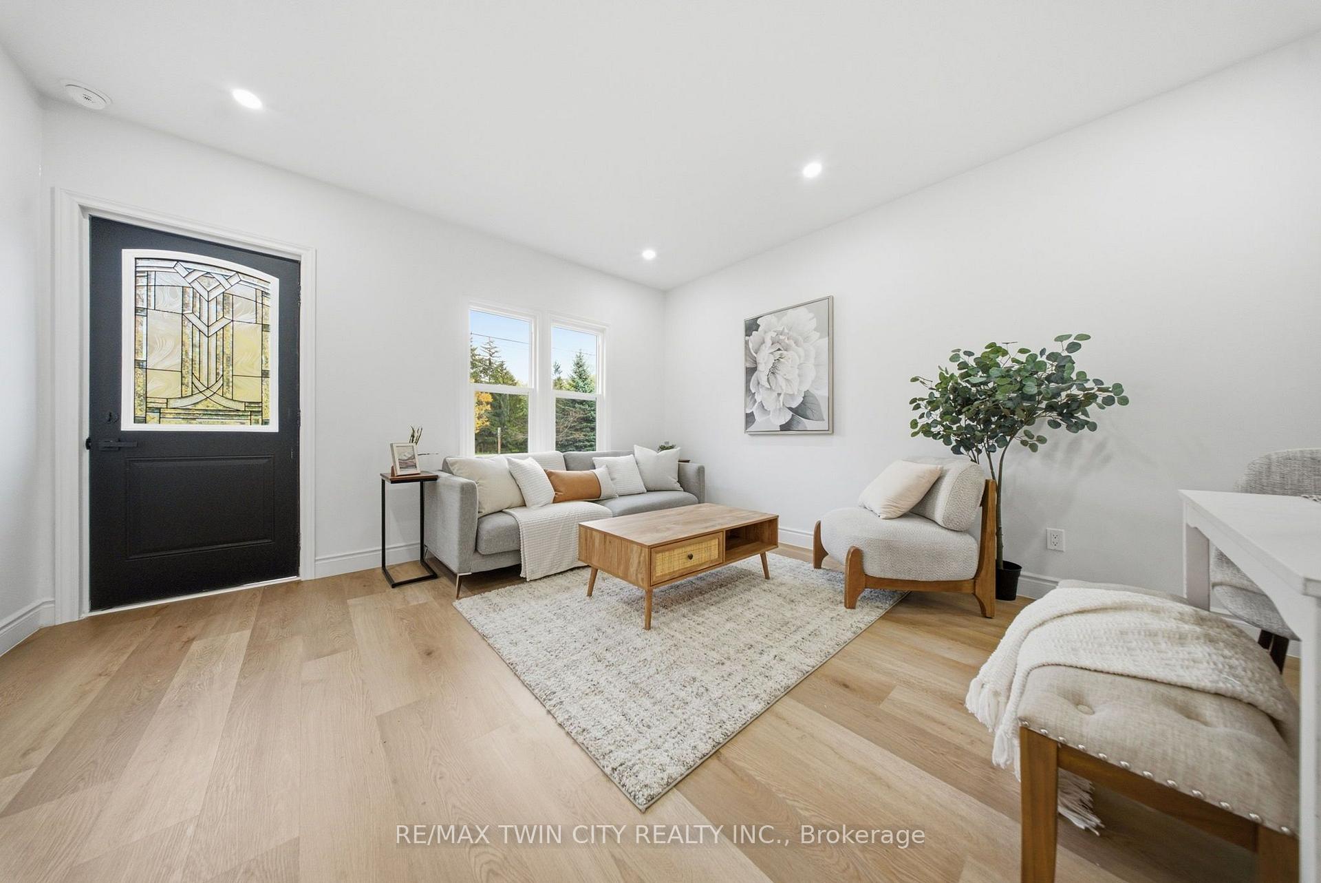 Photo 6 of 24 Park Road N, Brantford, Echo Place — HOMEH
