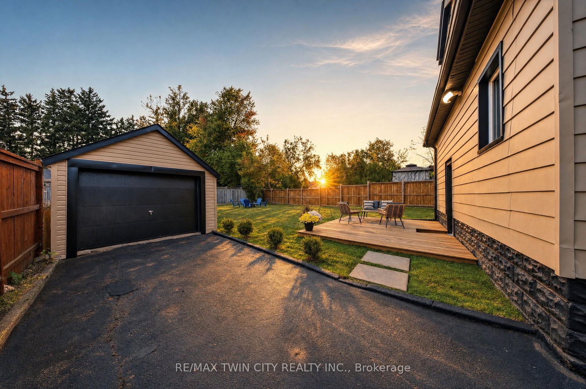 Photo 27 of 24 Park Road N, Brantford, Echo Place — HOMEH