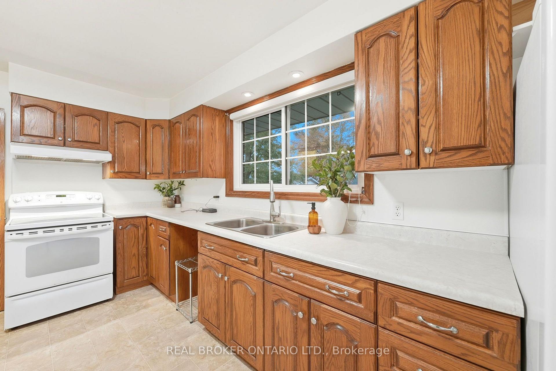 Photo 10 of 7 Edward Street, Perth East, Milverton — HOMEH