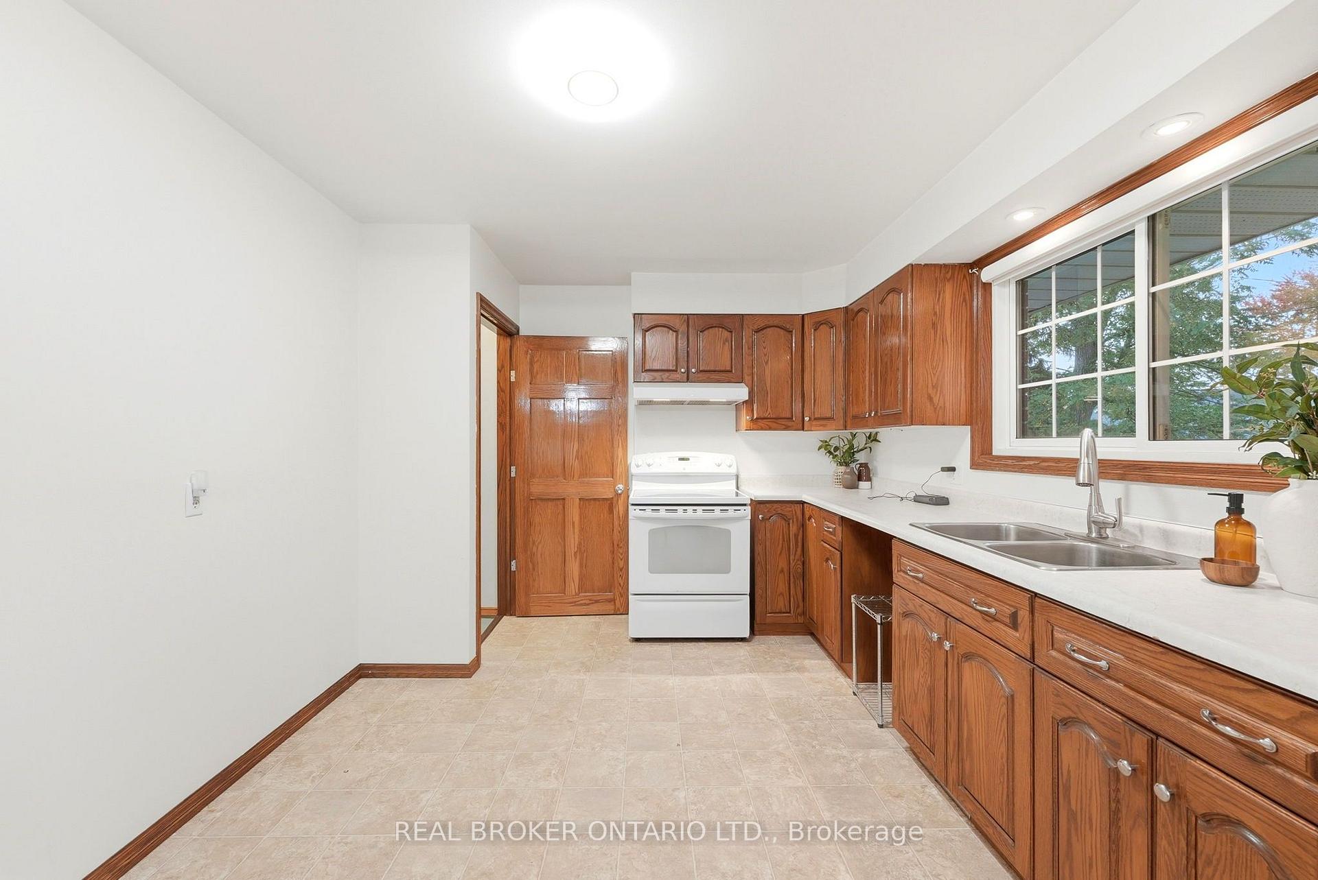 Photo 11 of 7 Edward Street, Perth East, Milverton — HOMEH