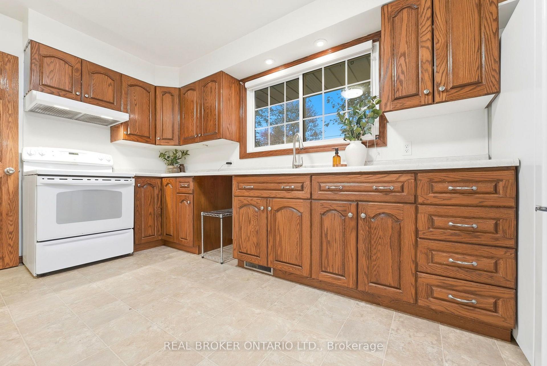 Photo 14 of 7 Edward Street, Perth East, Milverton — HOMEH