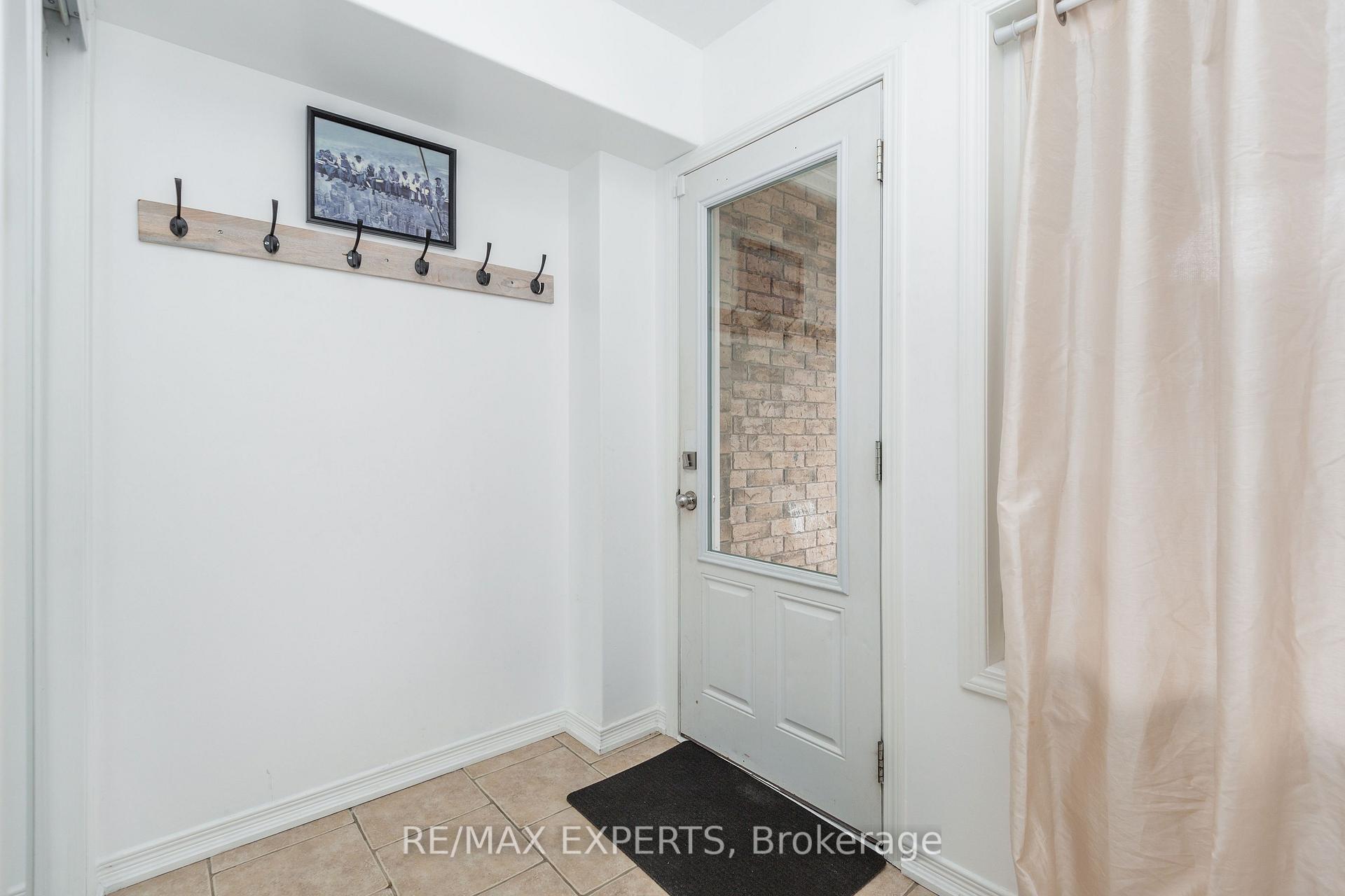 Photo 3 of Unit 11, 75 Prince William Way, Barrie, Innis-Shore — HOMEH