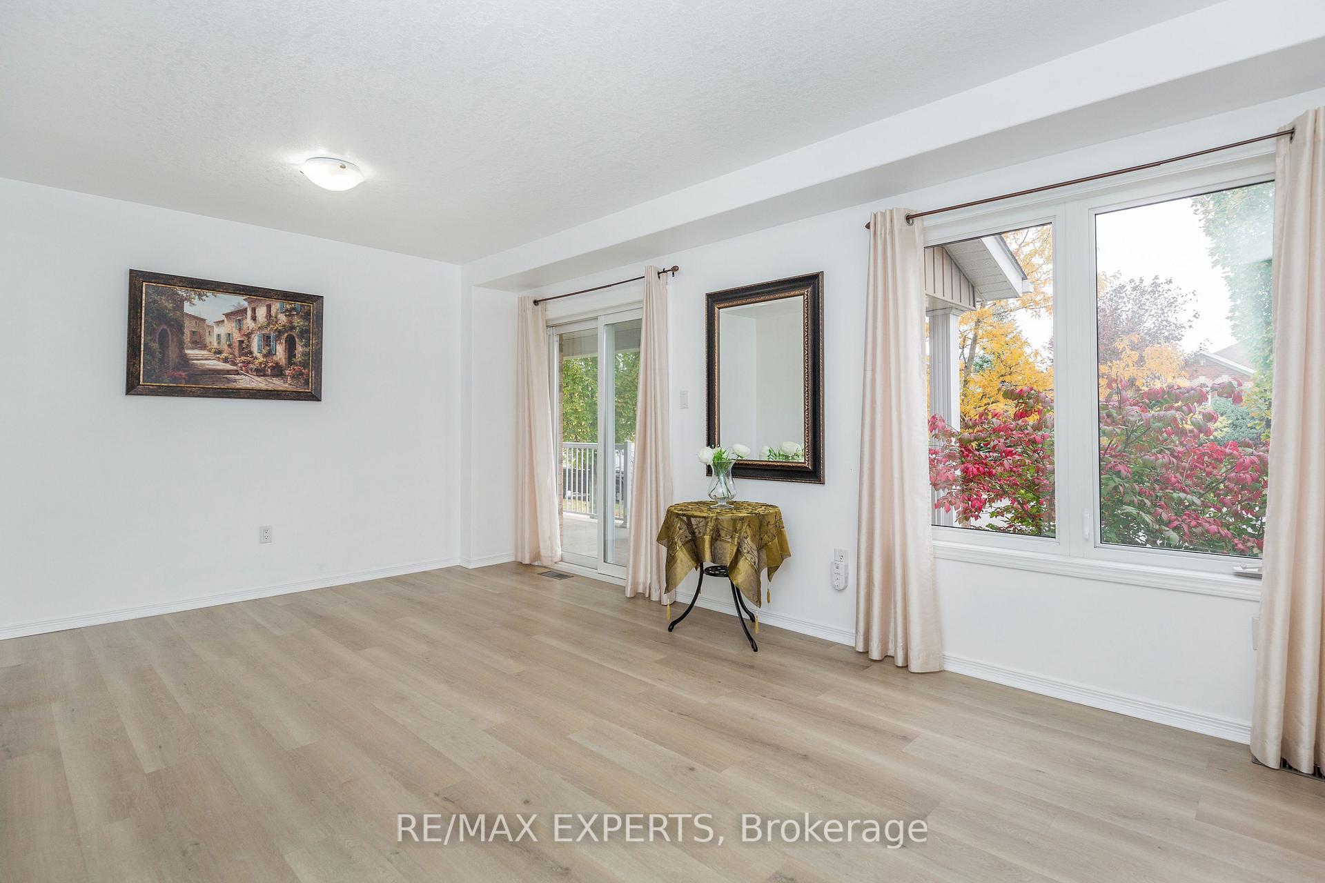 Photo 14 of Unit 11, 75 Prince William Way, Barrie, Innis-Shore — HOMEH