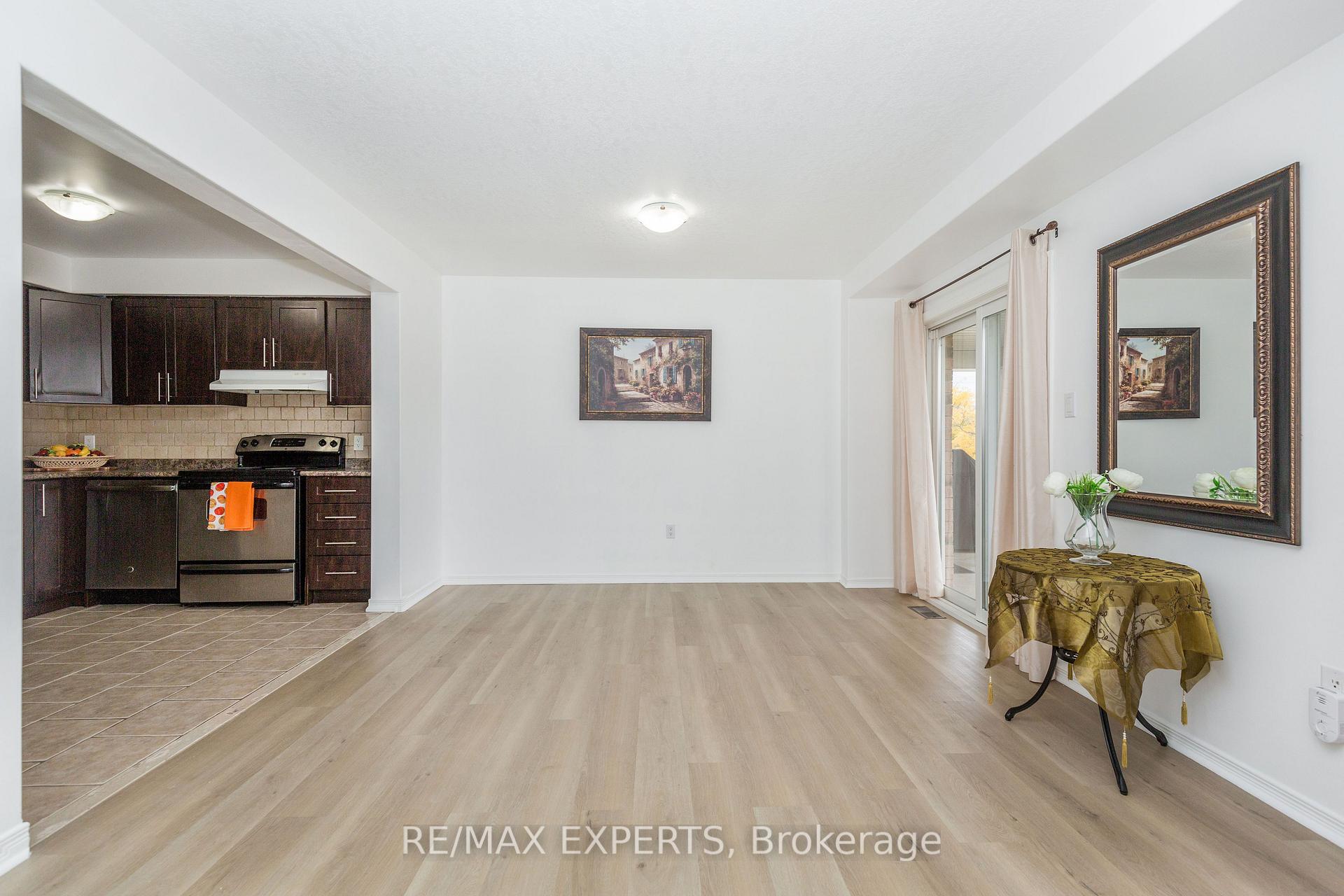 Photo 15 of Unit 11, 75 Prince William Way, Barrie, Innis-Shore — HOMEH