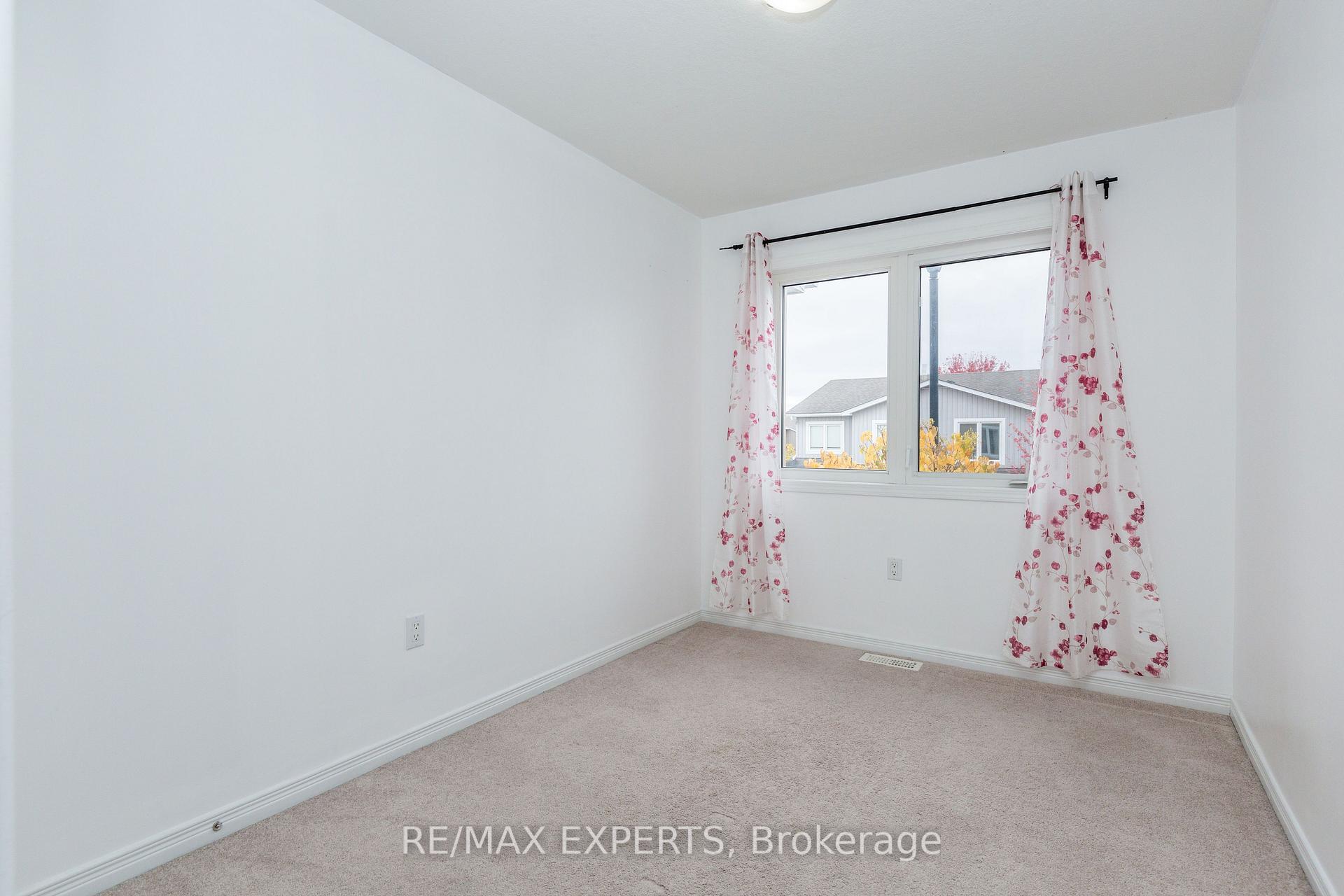 Photo 19 of Unit 11, 75 Prince William Way, Barrie, Innis-Shore — HOMEH