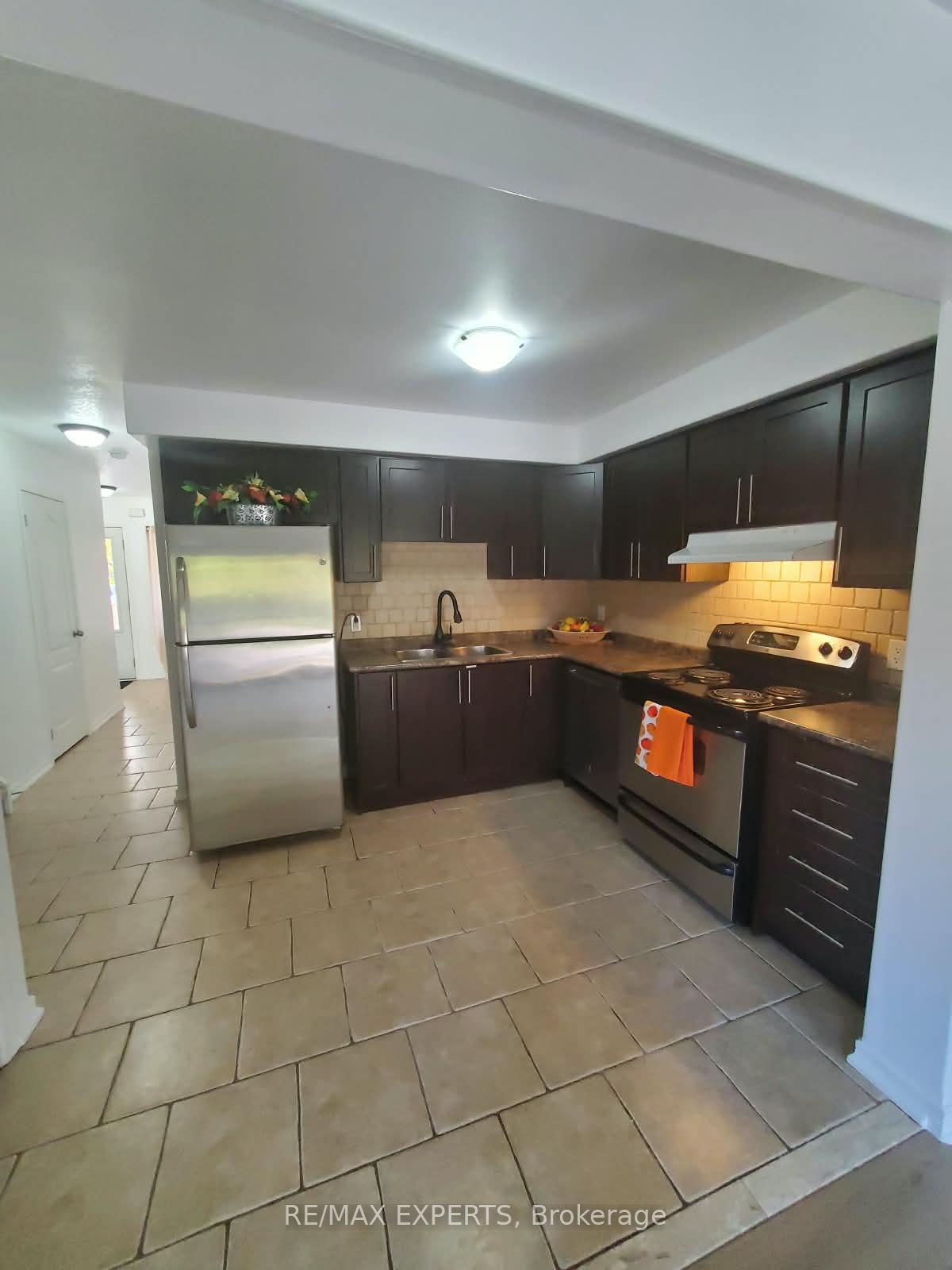 Photo 9 of Unit 11, 75 Prince William Way, Barrie, Innis-Shore — HOMEH