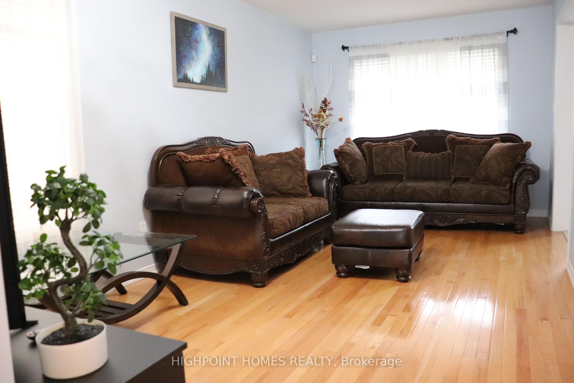 Photo 2 of 27 Mcnicol Crescent, Ajax, Northeast Ajax — HOMEH