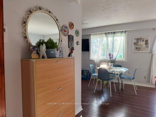 Photo 3 of 10 Juliana Square, Brampton, Northgate — HOMEH