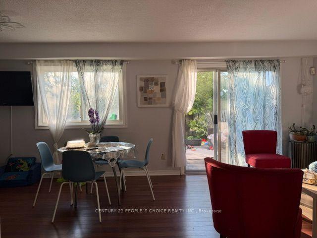 Photo 4 of 10 Juliana Square, Brampton, Northgate — HOMEH