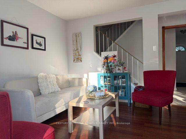Photo 5 of 10 Juliana Square, Brampton, Northgate — HOMEH