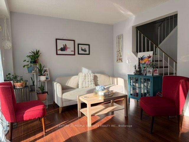 Photo 6 of 10 Juliana Square, Brampton, Northgate — HOMEH