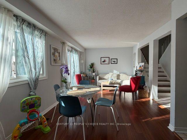 Photo 7 of 10 Juliana Square, Brampton, Northgate — HOMEH