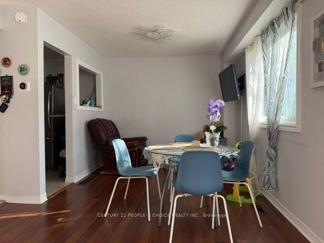 Photo 8 of 10 Juliana Square, Brampton, Northgate — HOMEH