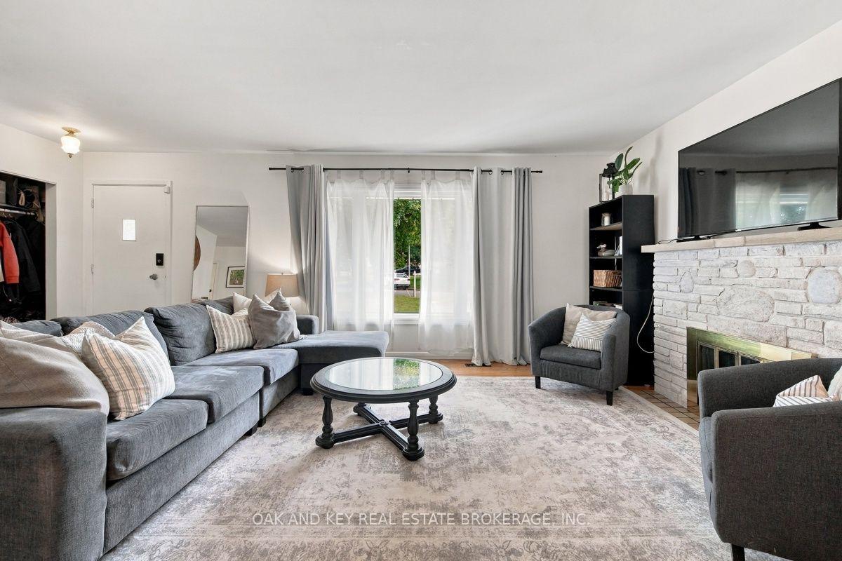 Photo 4 of 446 Scenic Drive, London, South J — HOMEH