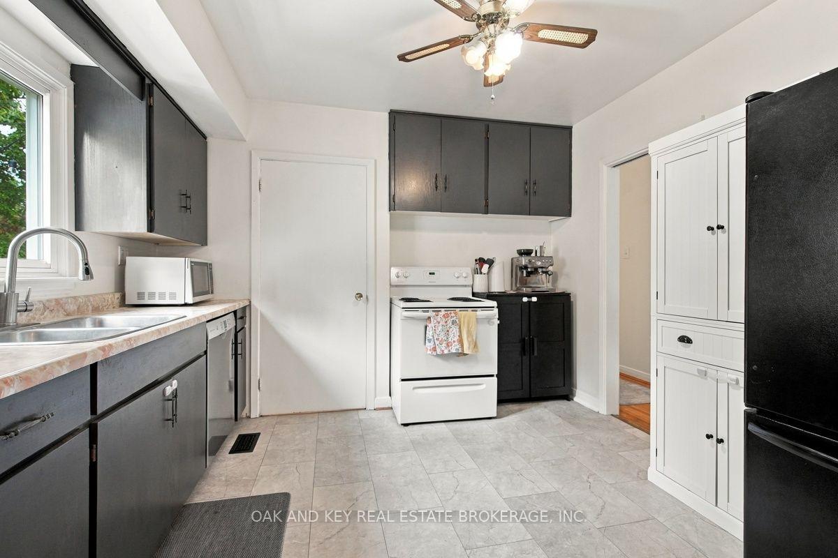 Photo 8 of 446 Scenic Drive, London, South J — HOMEH