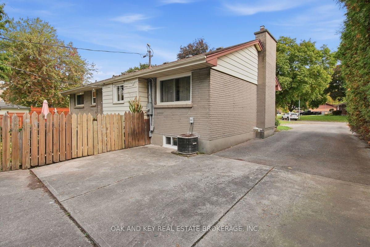 Photo 21 of 446 Scenic Drive, London, South J — HOMEH