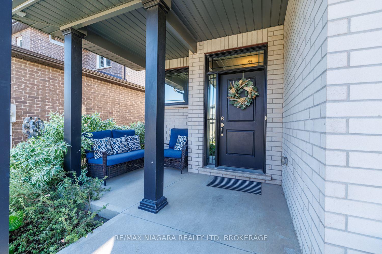 Photo 3 of 6 Bergenstein Crescent, Pelham, Fonthill — HOMEH