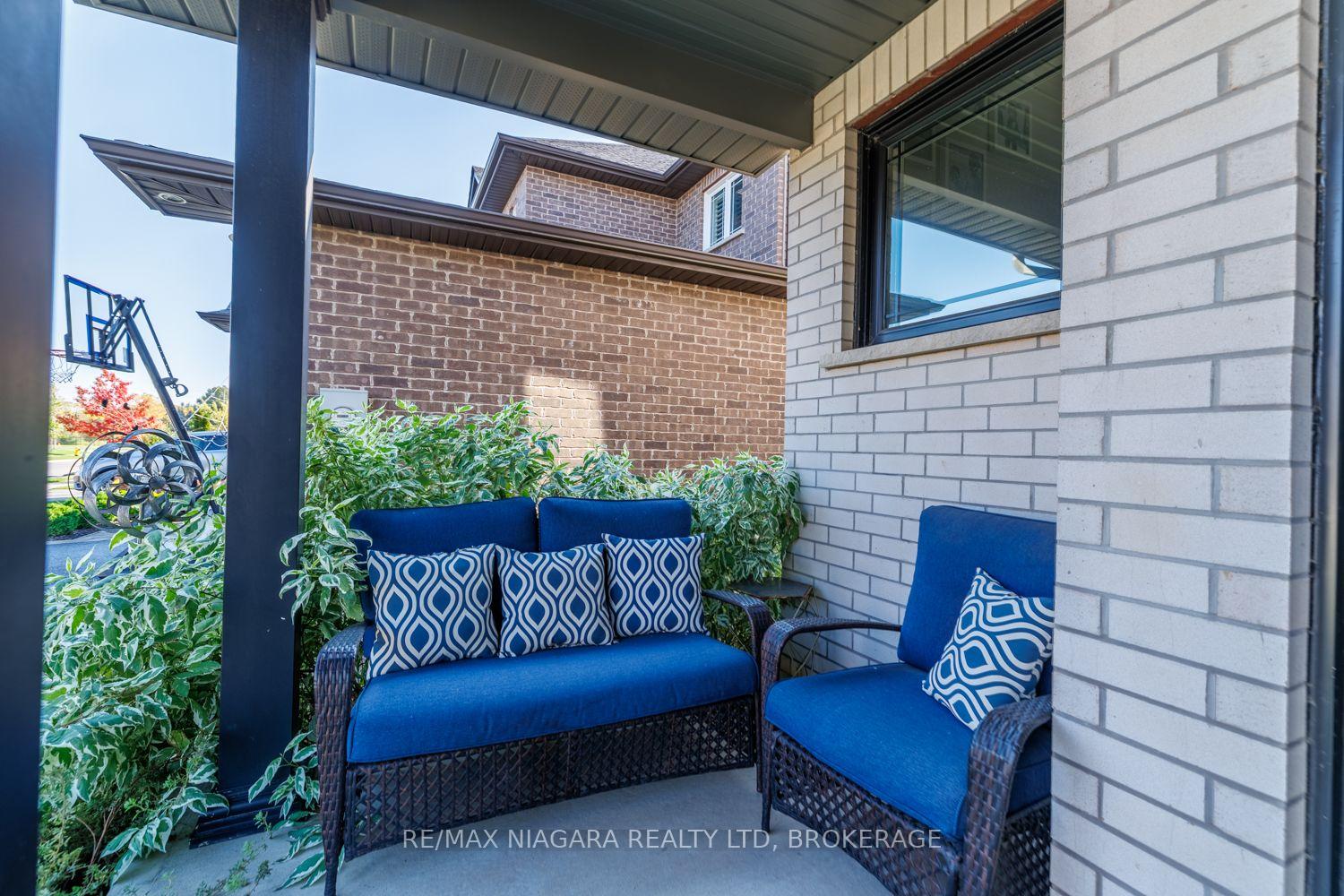 Photo 4 of 6 Bergenstein Crescent, Pelham, Fonthill — HOMEH