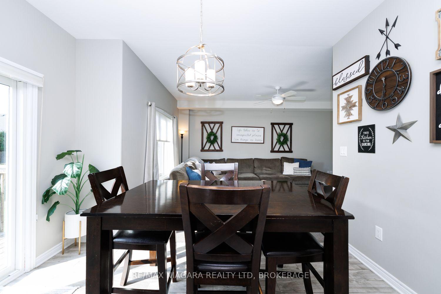 Photo 12 of 6 Bergenstein Crescent, Pelham, Fonthill — HOMEH