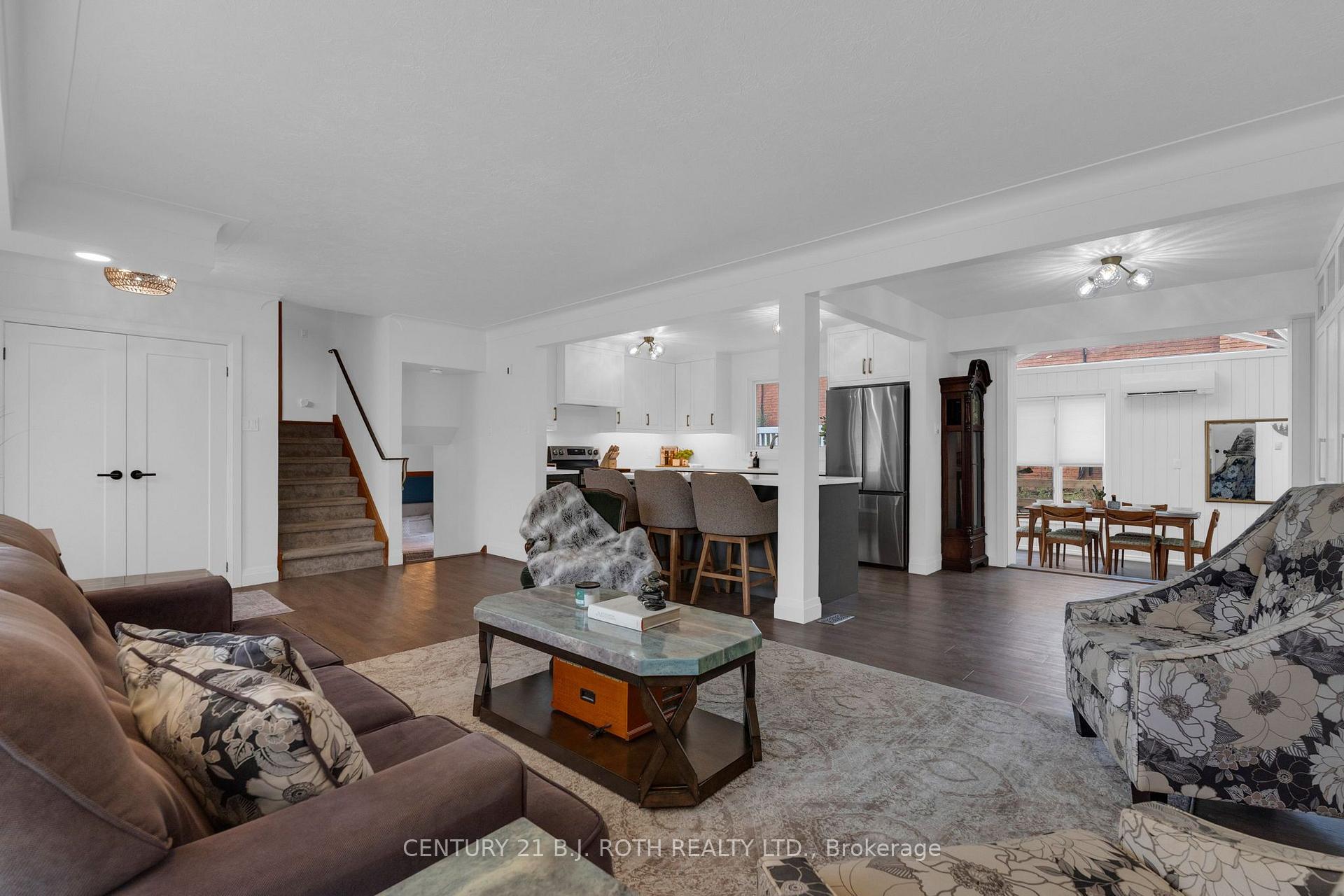 Photo 6 of 254 Grove Street E, Barrie, Wellington — HOMEH