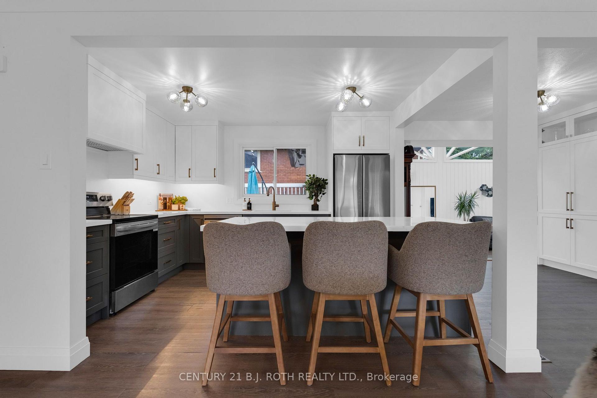 Photo 7 of 254 Grove Street E, Barrie, Wellington — HOMEH