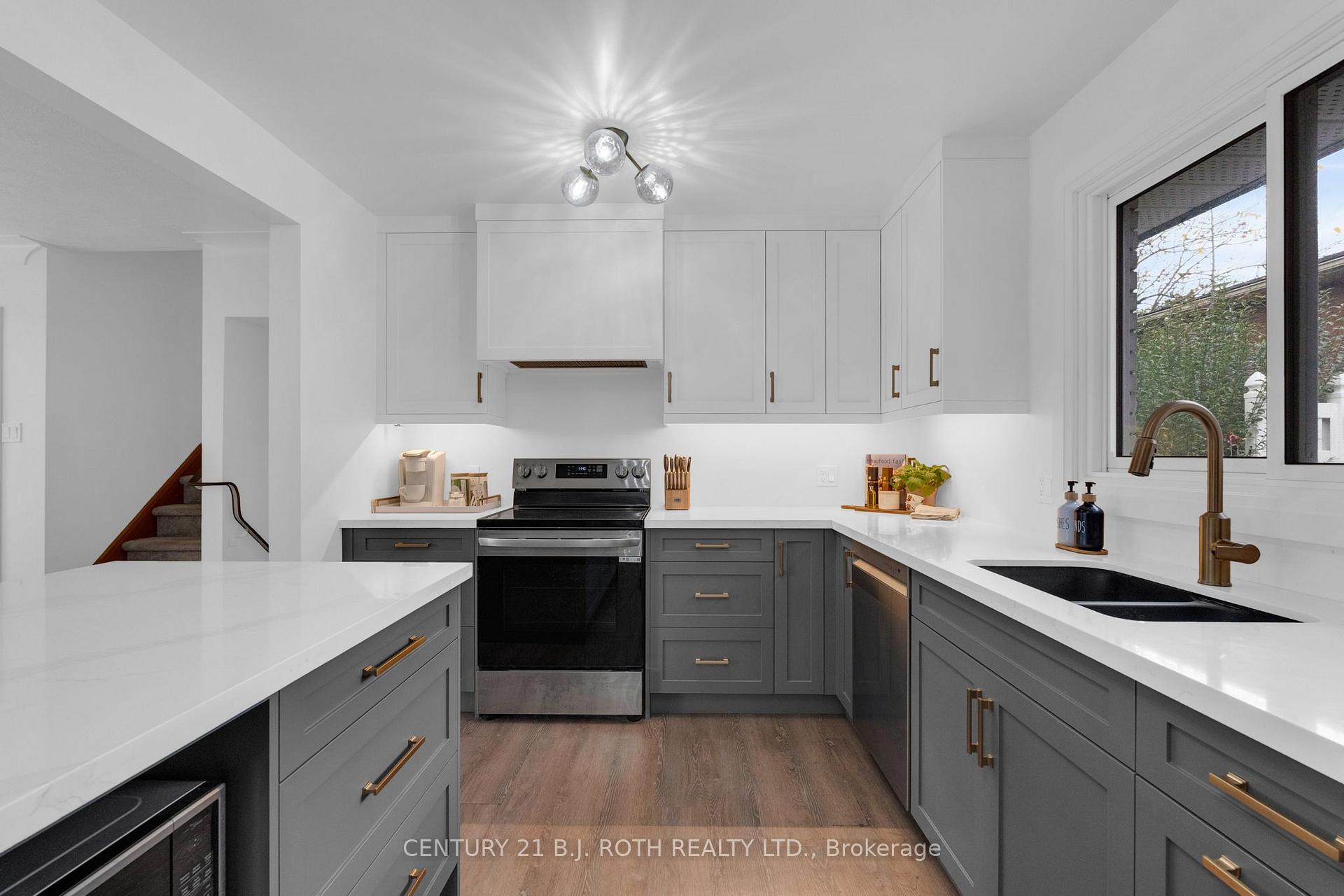 Photo 10 of 254 Grove Street E, Barrie, Wellington — HOMEH