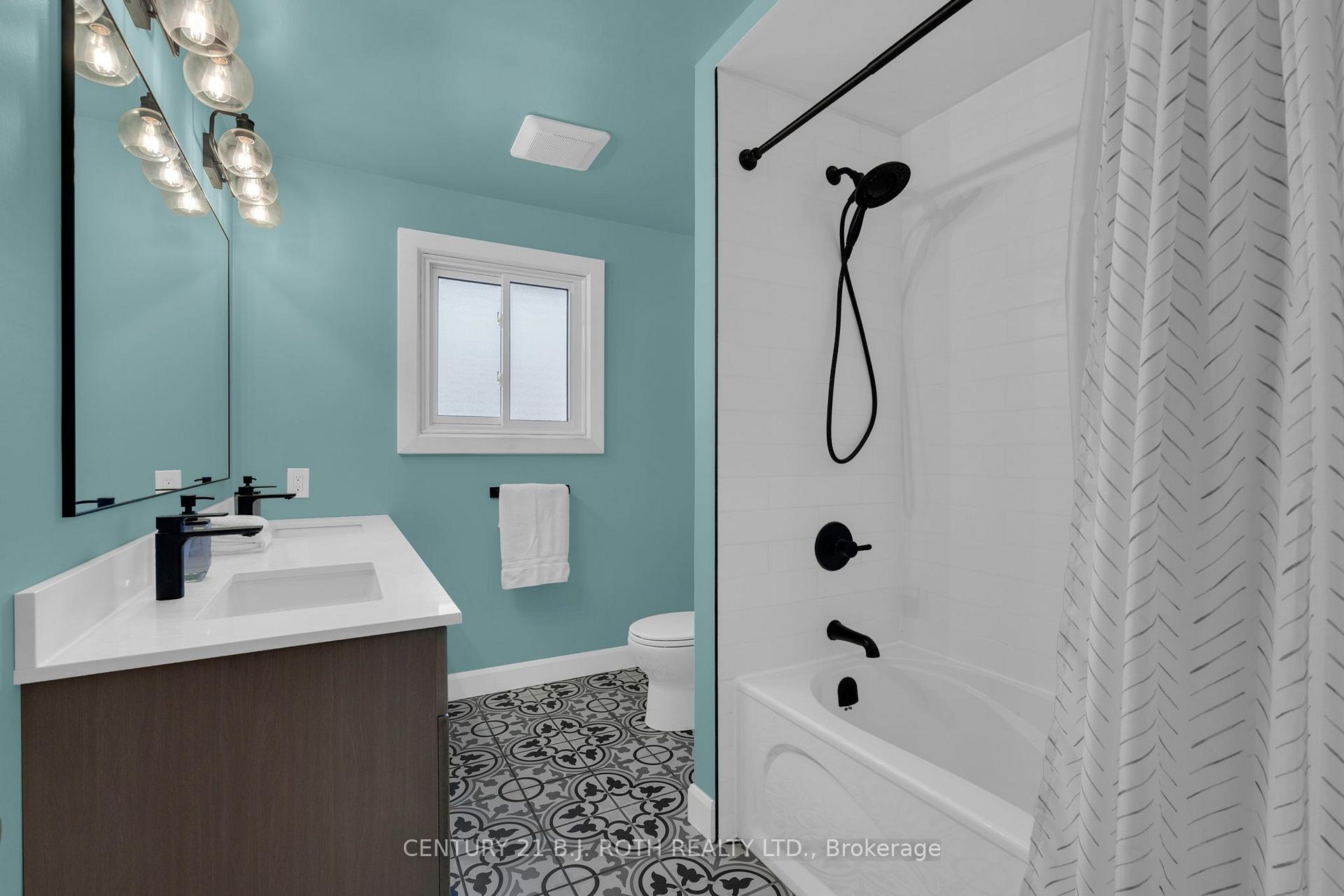 Photo 23 of 254 Grove Street E, Barrie, Wellington — HOMEH