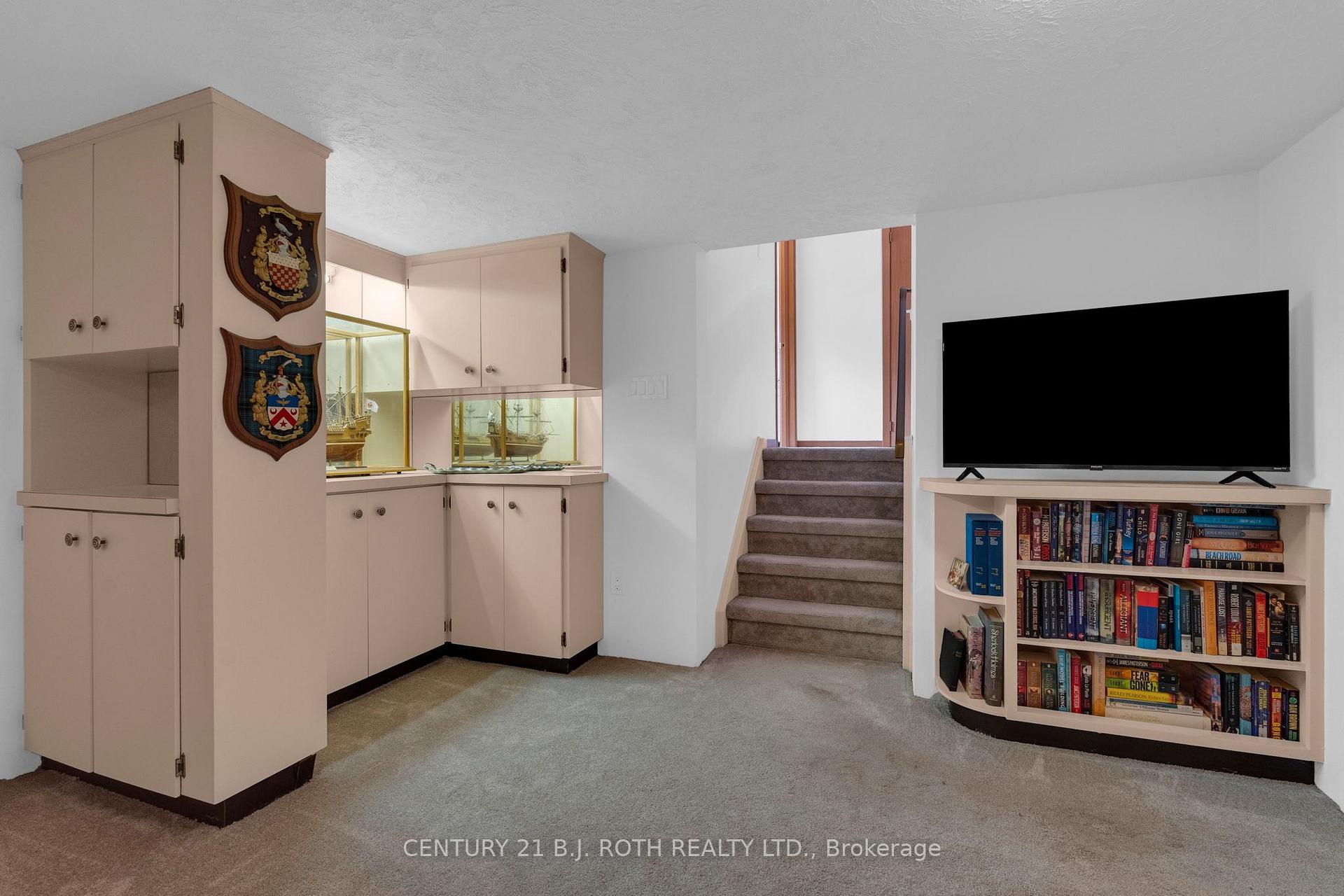 Photo 24 of 254 Grove Street E, Barrie, Wellington — HOMEH