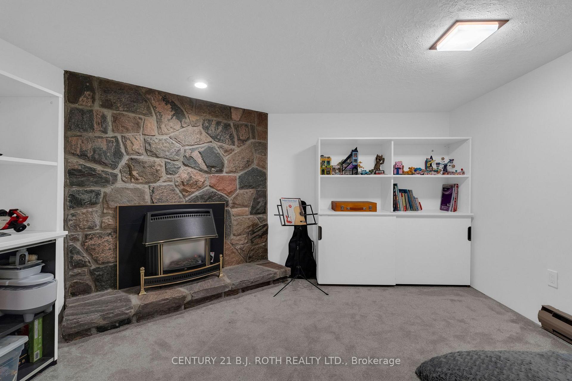 Photo 25 of 254 Grove Street E, Barrie, Wellington — HOMEH