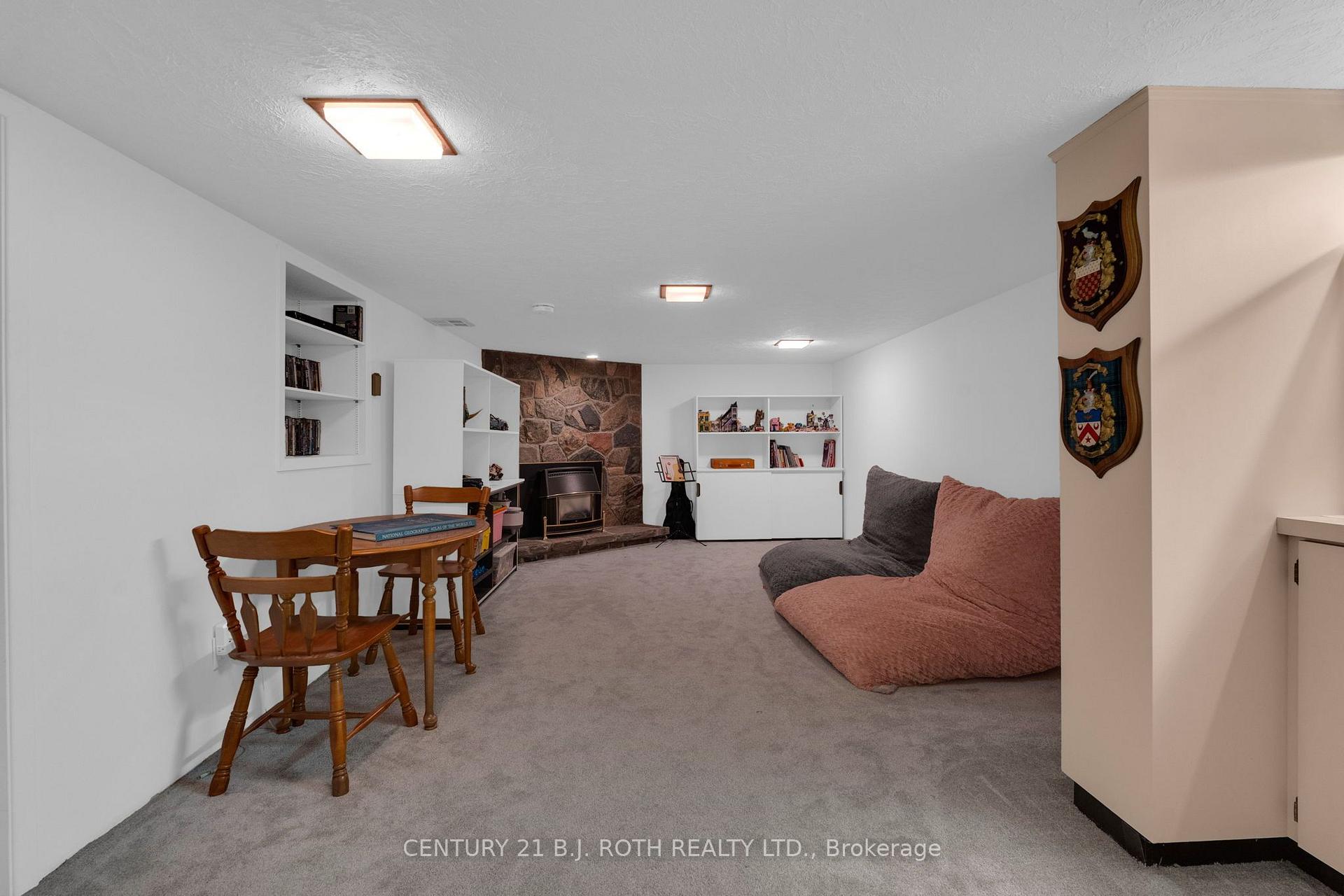Photo 26 of 254 Grove Street E, Barrie, Wellington — HOMEH