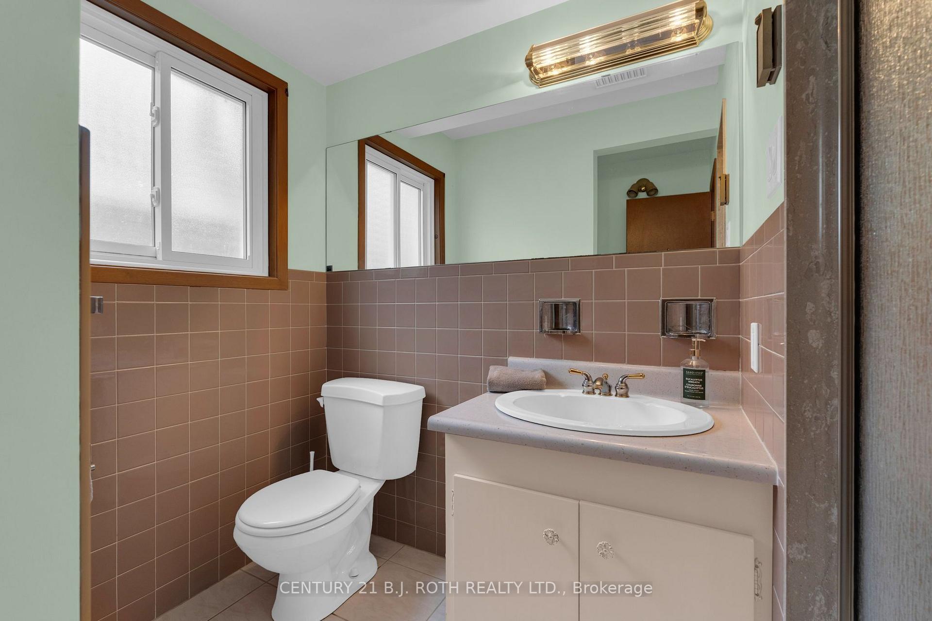 Photo 30 of 254 Grove Street E, Barrie, Wellington — HOMEH