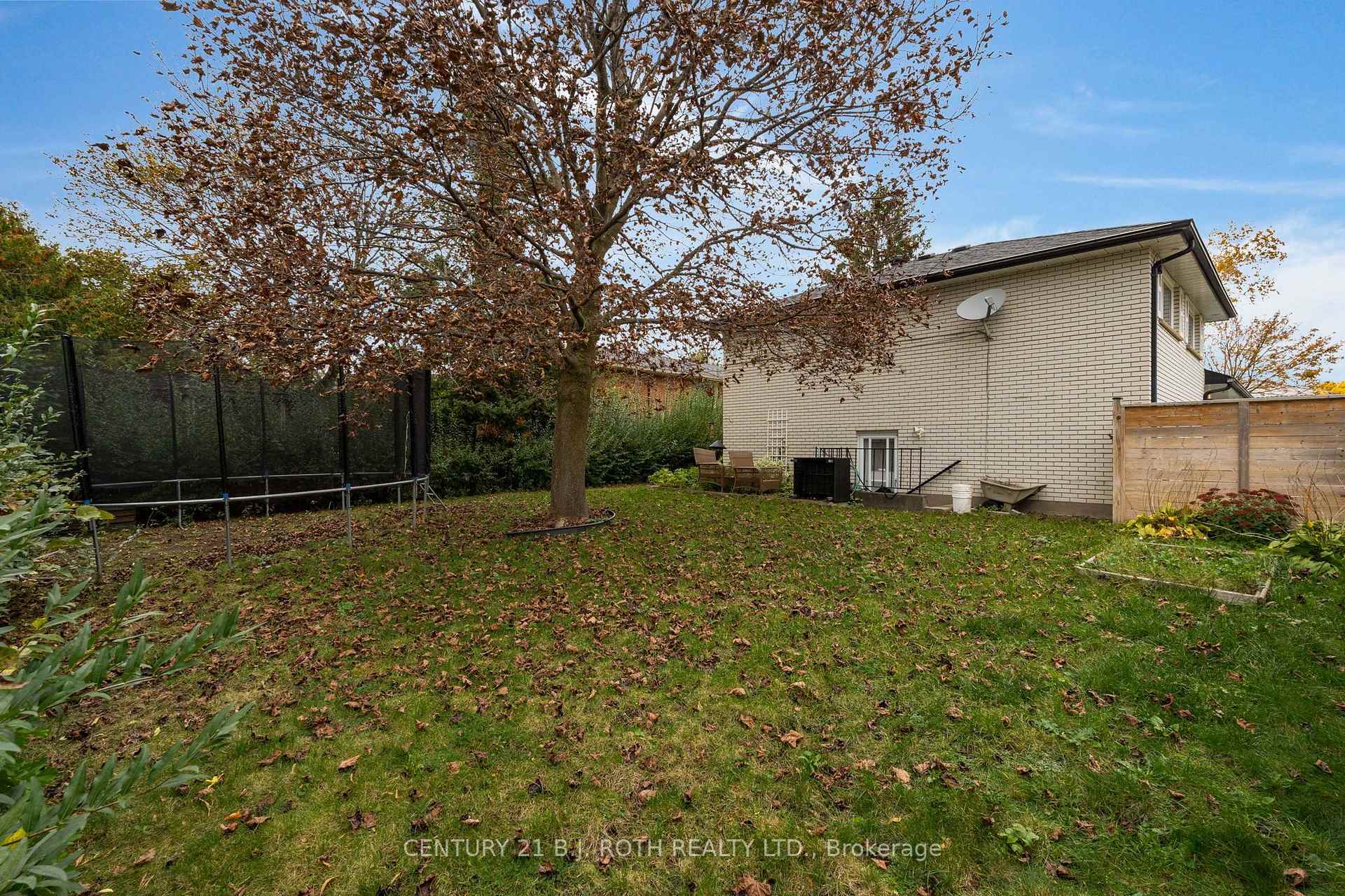 Photo 32 of 254 Grove Street E, Barrie, Wellington — HOMEH