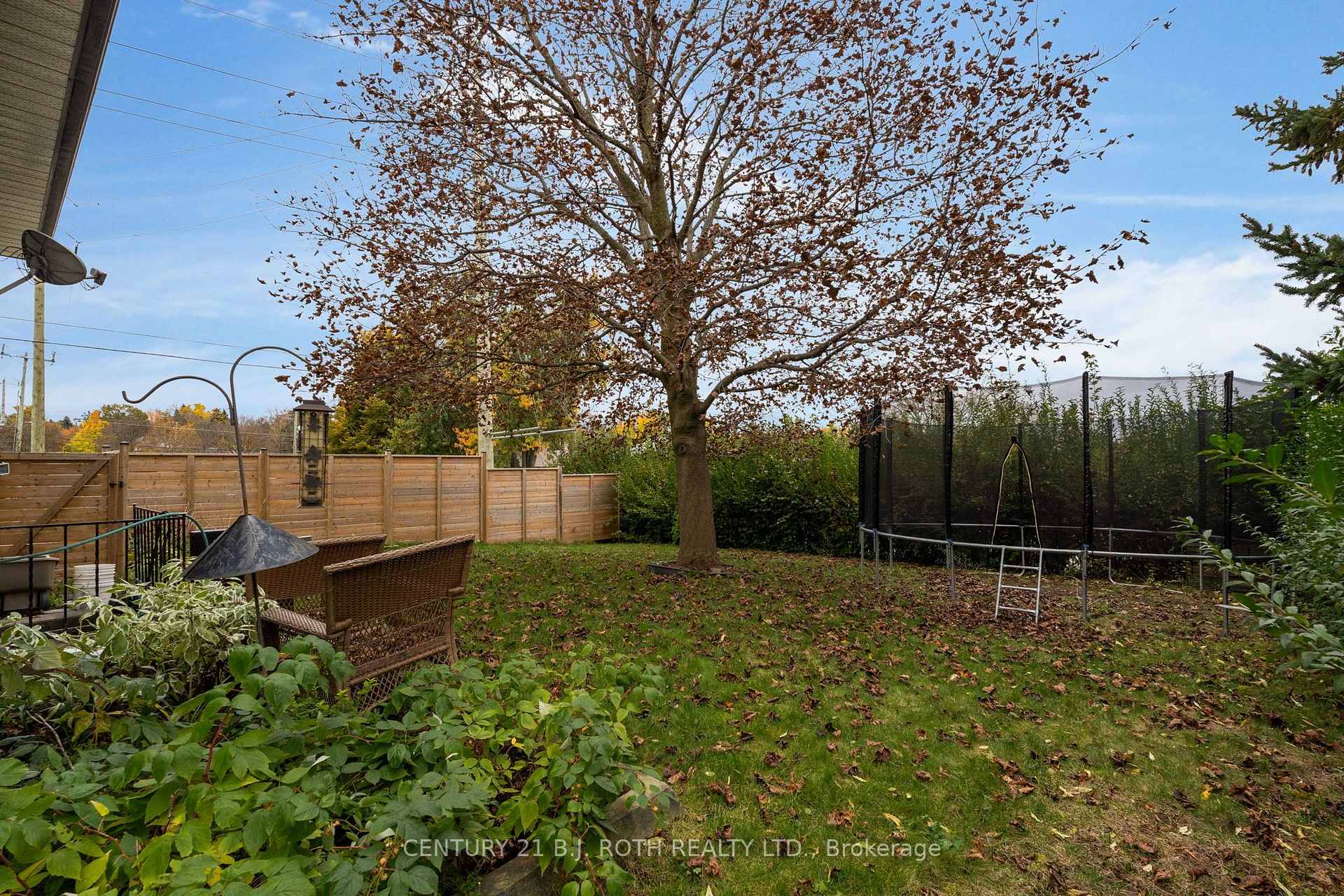 Photo 34 of 254 Grove Street E, Barrie, Wellington — HOMEH