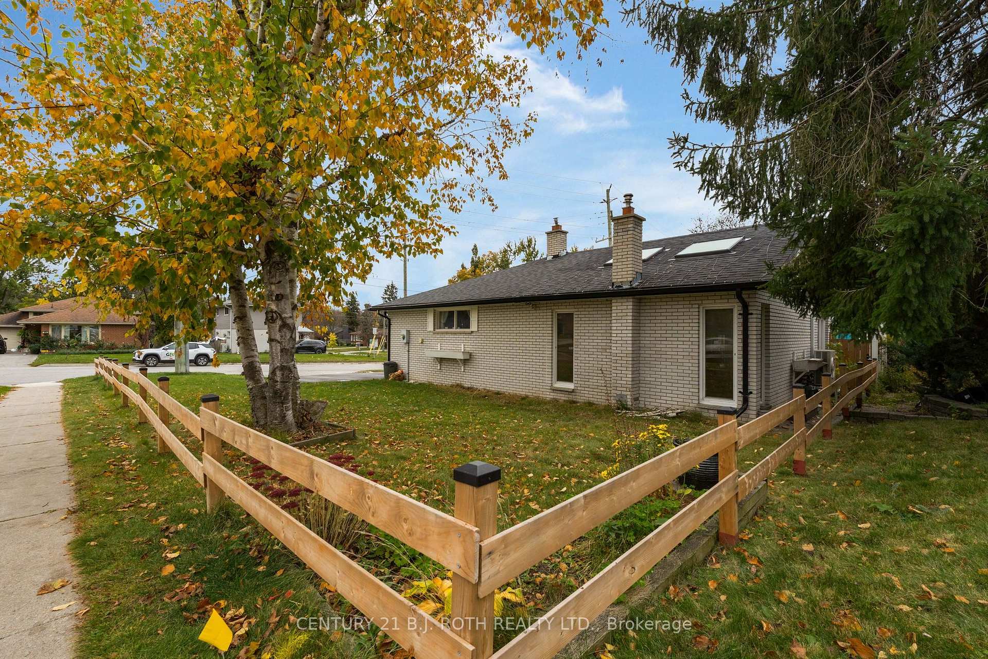 Photo 35 of 254 Grove Street E, Barrie, Wellington — HOMEH