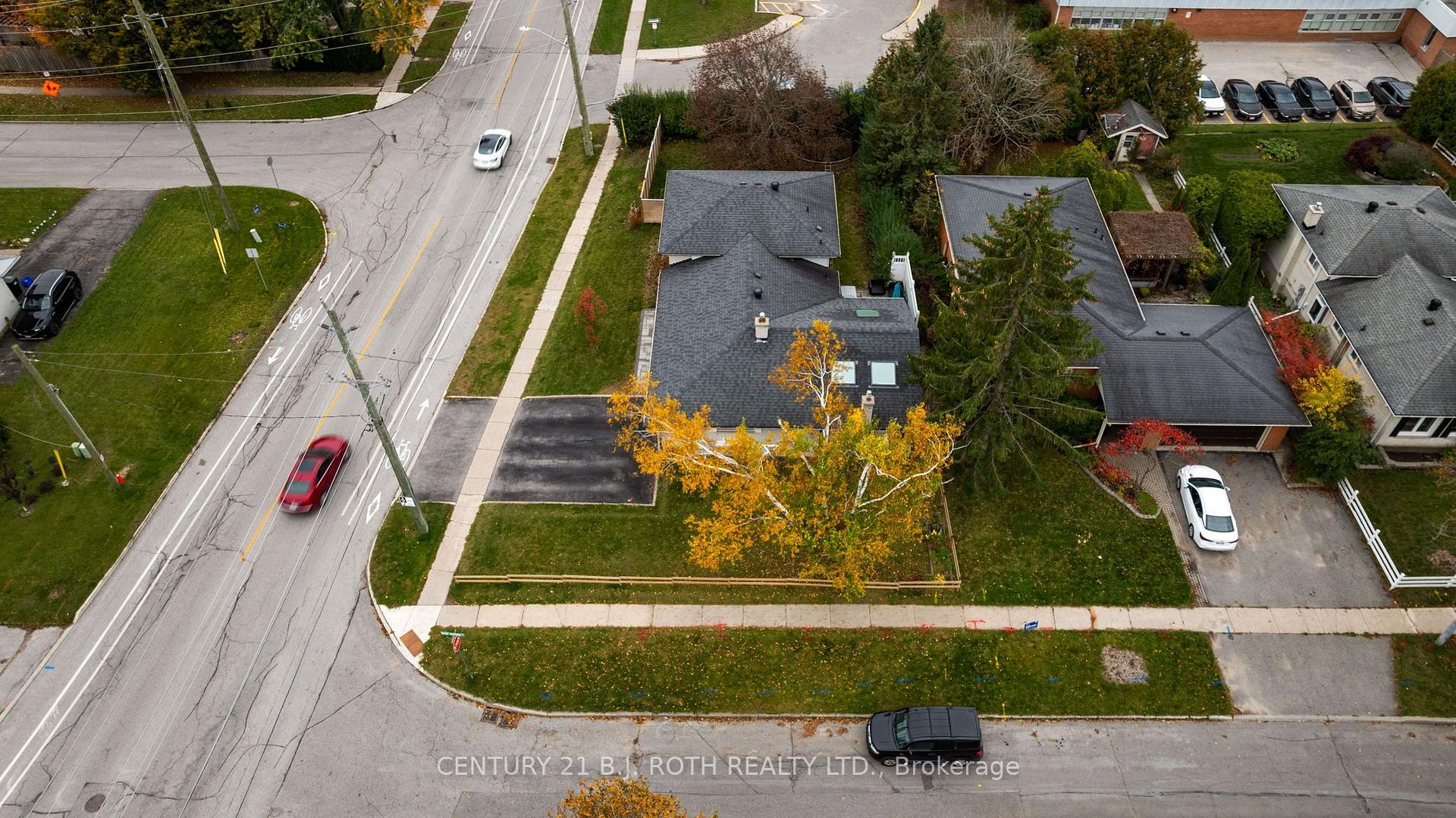 Photo 36 of 254 Grove Street E, Barrie, Wellington — HOMEH