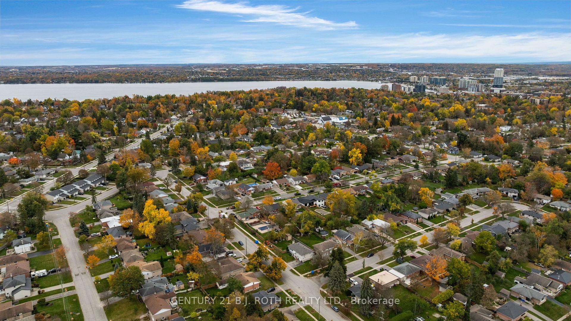 Photo 37 of 254 Grove Street E, Barrie, Wellington — HOMEH