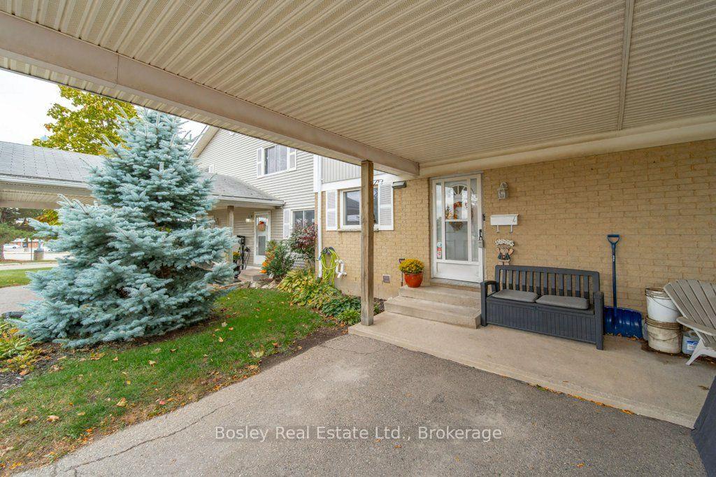 Photo 2 of Unit Unit 28, 255 Northlake Drive, Waterloo, North Lakeshore — HOMEH