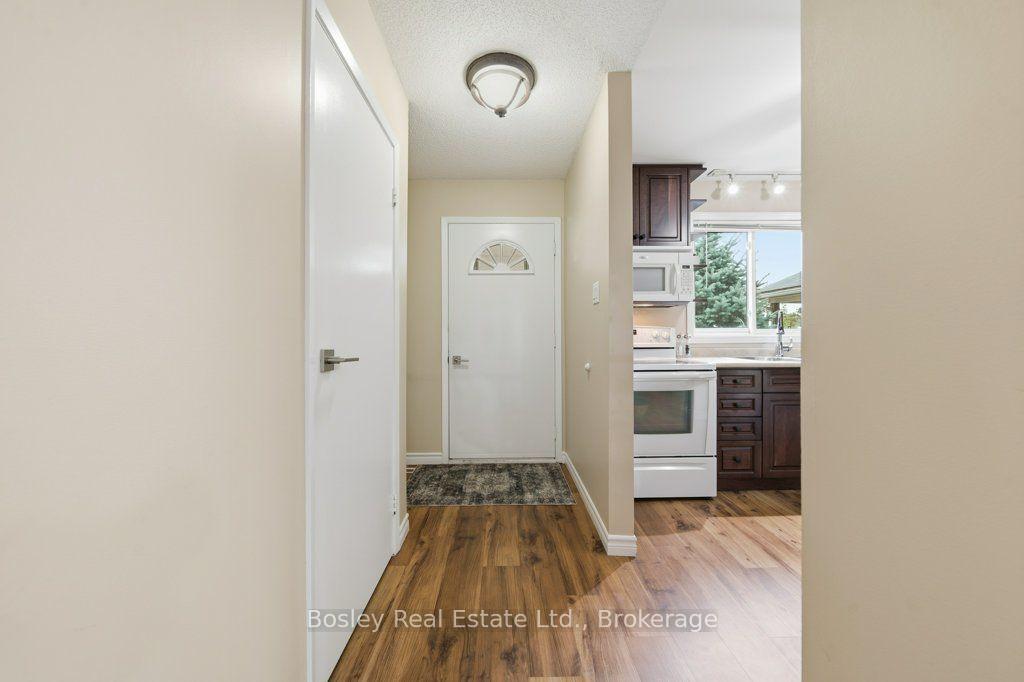 Photo 7 of Unit Unit 28, 255 Northlake Drive, Waterloo, North Lakeshore — HOMEH