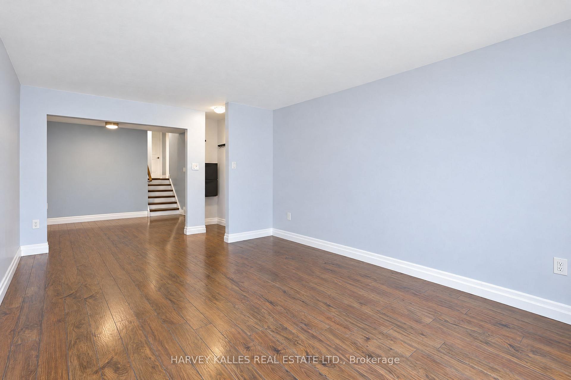 Photo 6 of 2429 Overton Drive, Burlington, Brant Hills — HOMEH