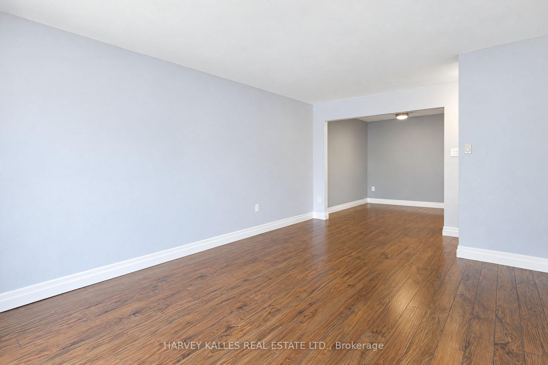 Photo 7 of 2429 Overton Drive, Burlington, Brant Hills — HOMEH