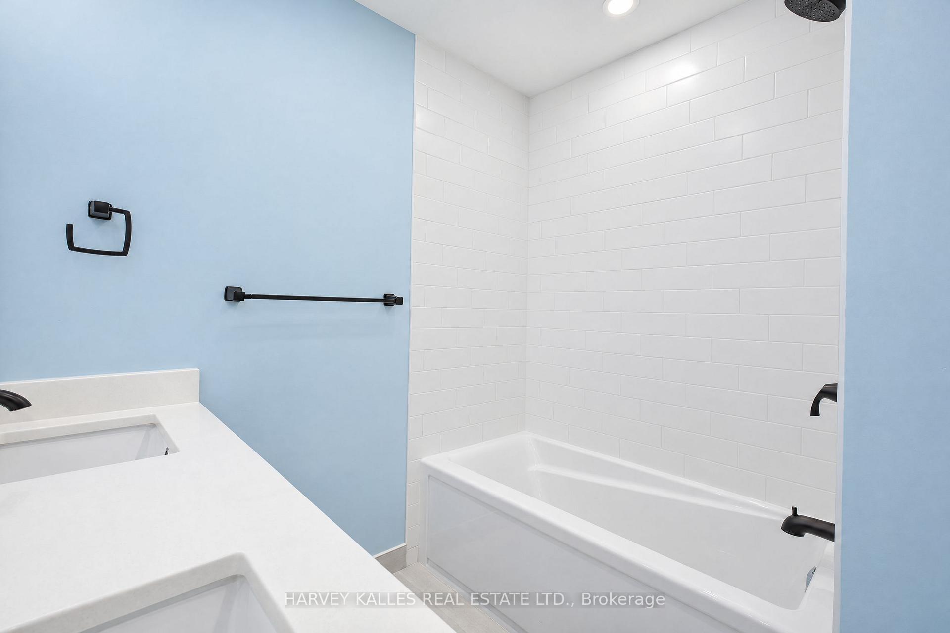 Photo 13 of 2429 Overton Drive, Burlington, Brant Hills — HOMEH