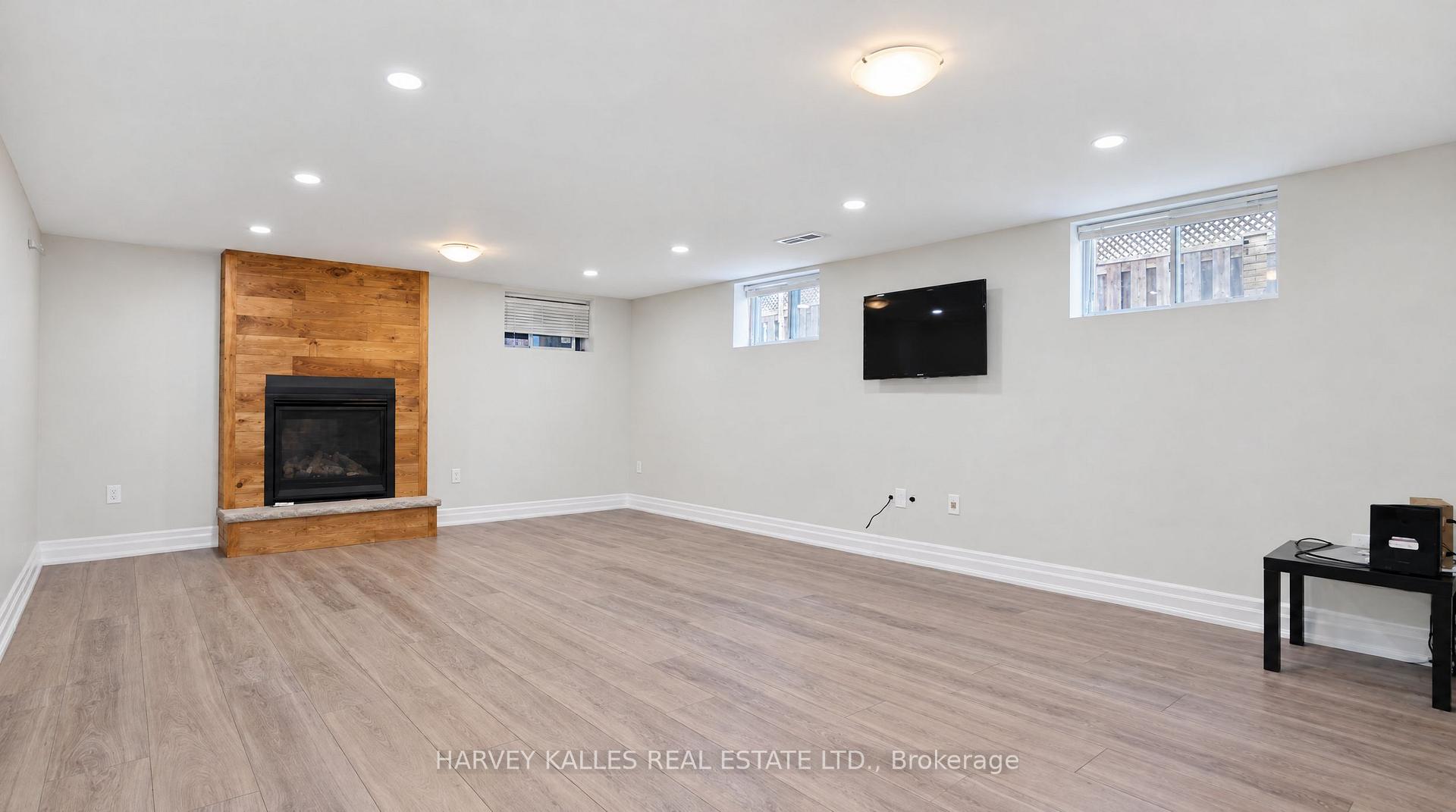 Photo 20 of 2429 Overton Drive, Burlington, Brant Hills — HOMEH