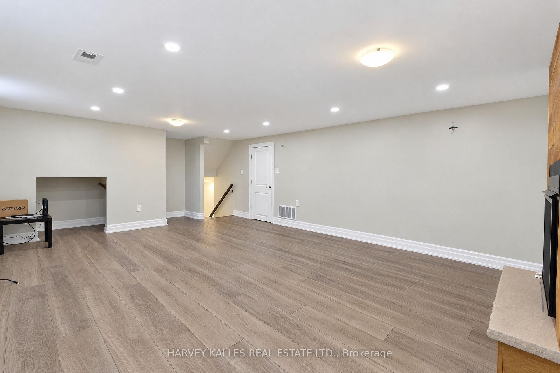 Photo 21 of 2429 Overton Drive, Burlington, Brant Hills — HOMEH