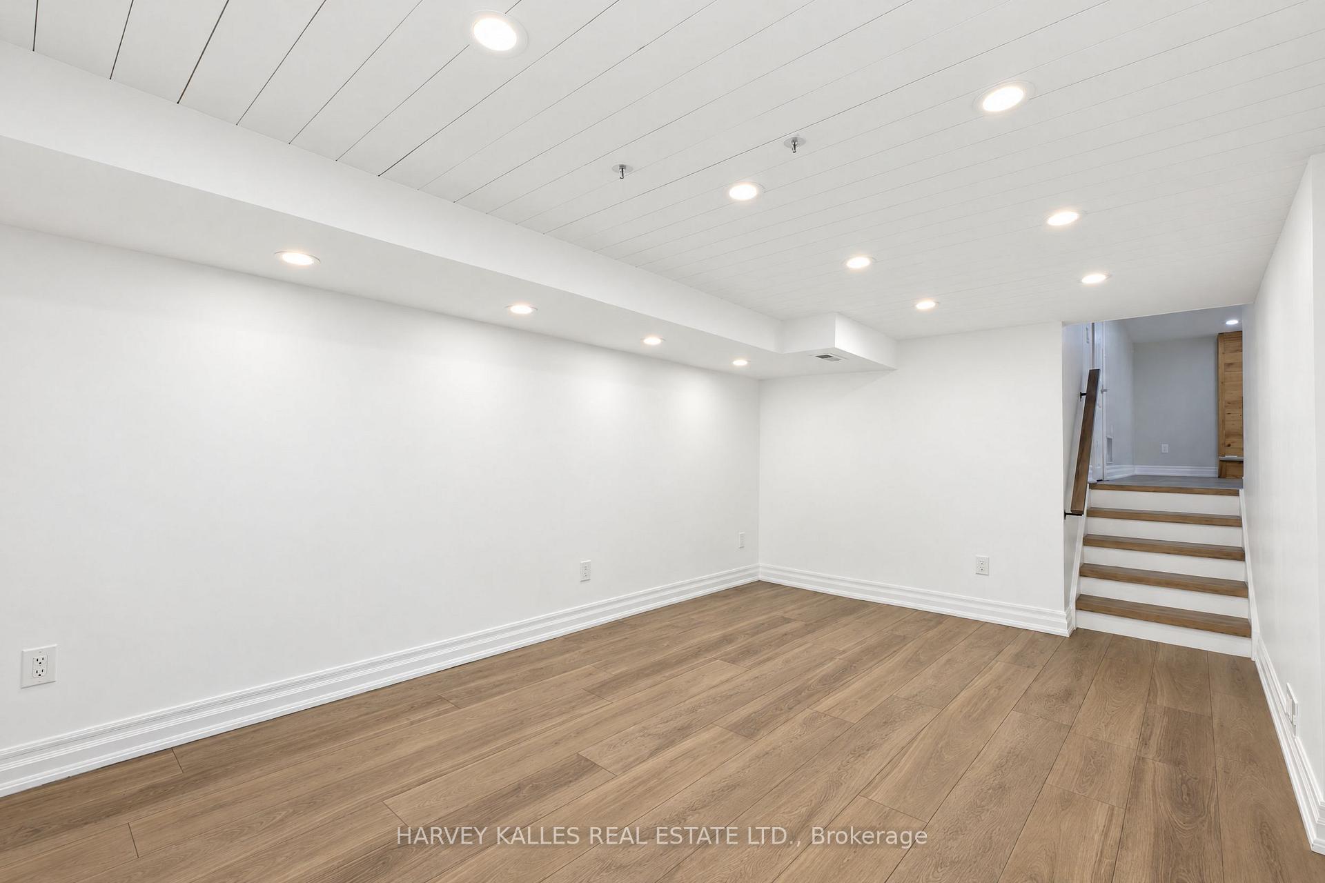 Photo 24 of 2429 Overton Drive, Burlington, Brant Hills — HOMEH