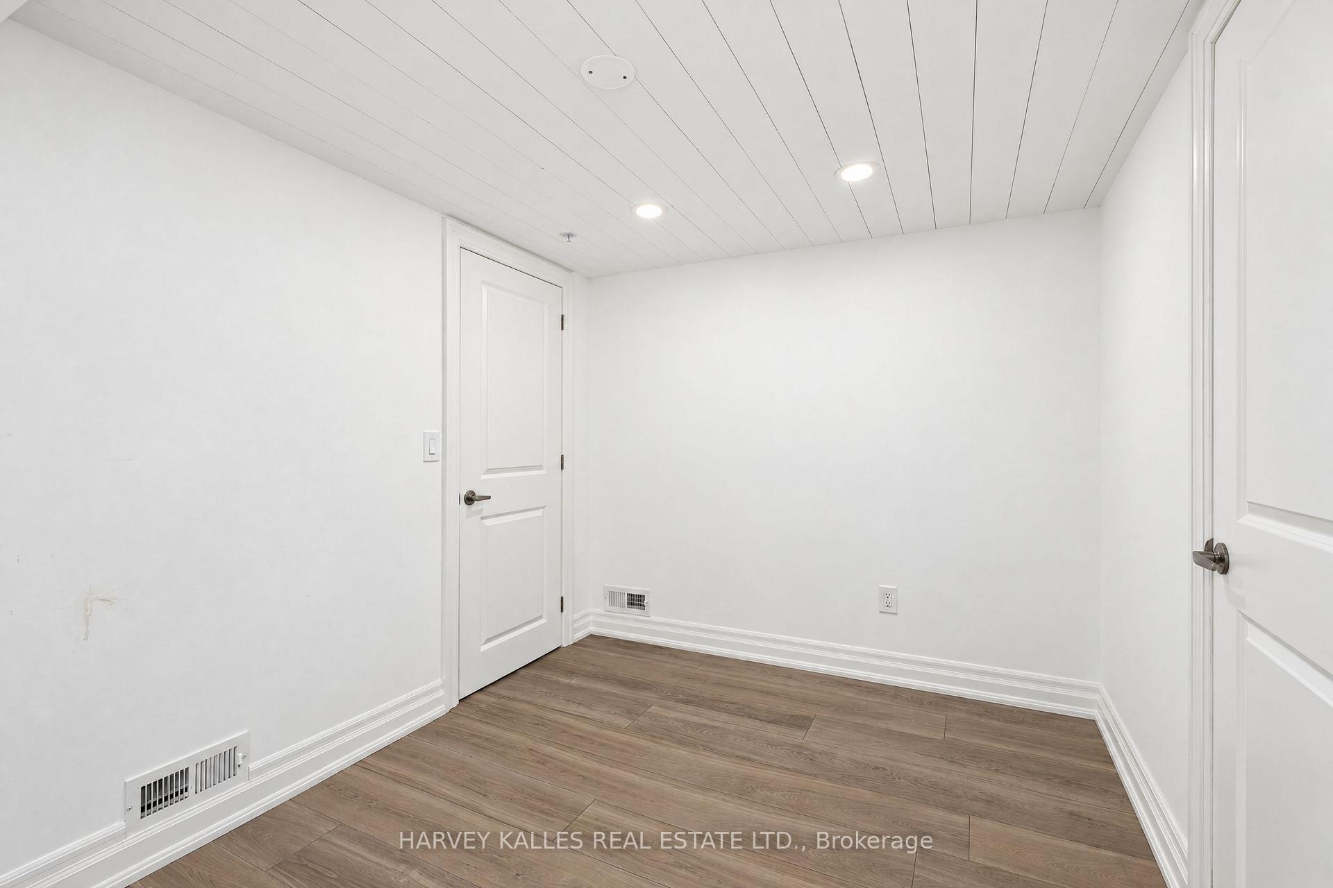 Photo 26 of 2429 Overton Drive, Burlington, Brant Hills — HOMEH