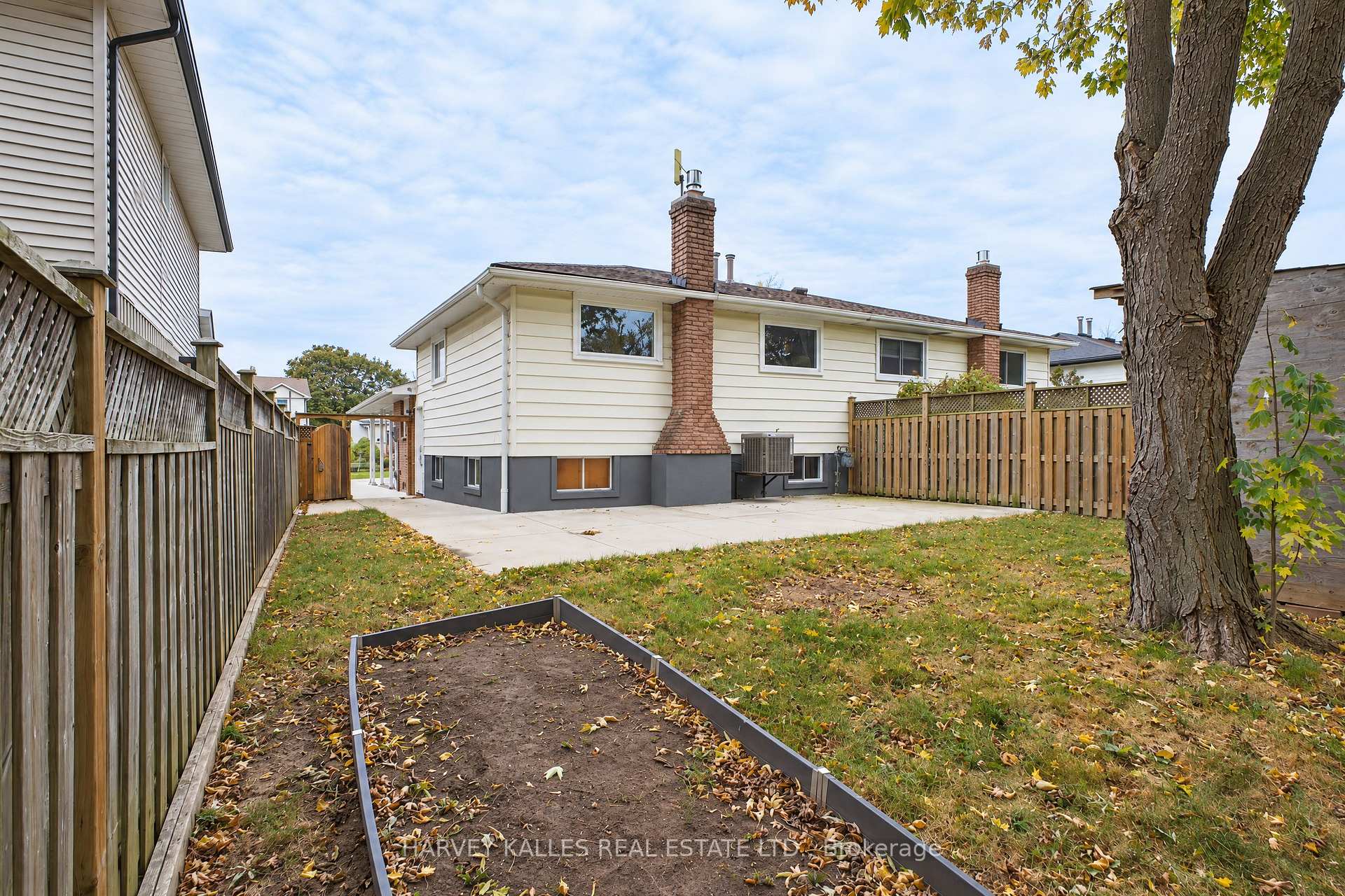 Photo 30 of 2429 Overton Drive, Burlington, Brant Hills — HOMEH