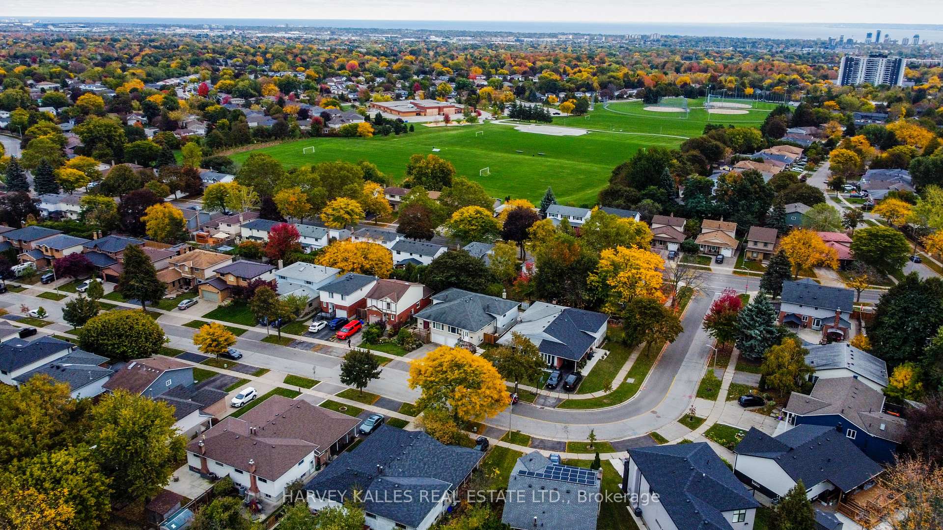 Photo 31 of 2429 Overton Drive, Burlington, Brant Hills — HOMEH